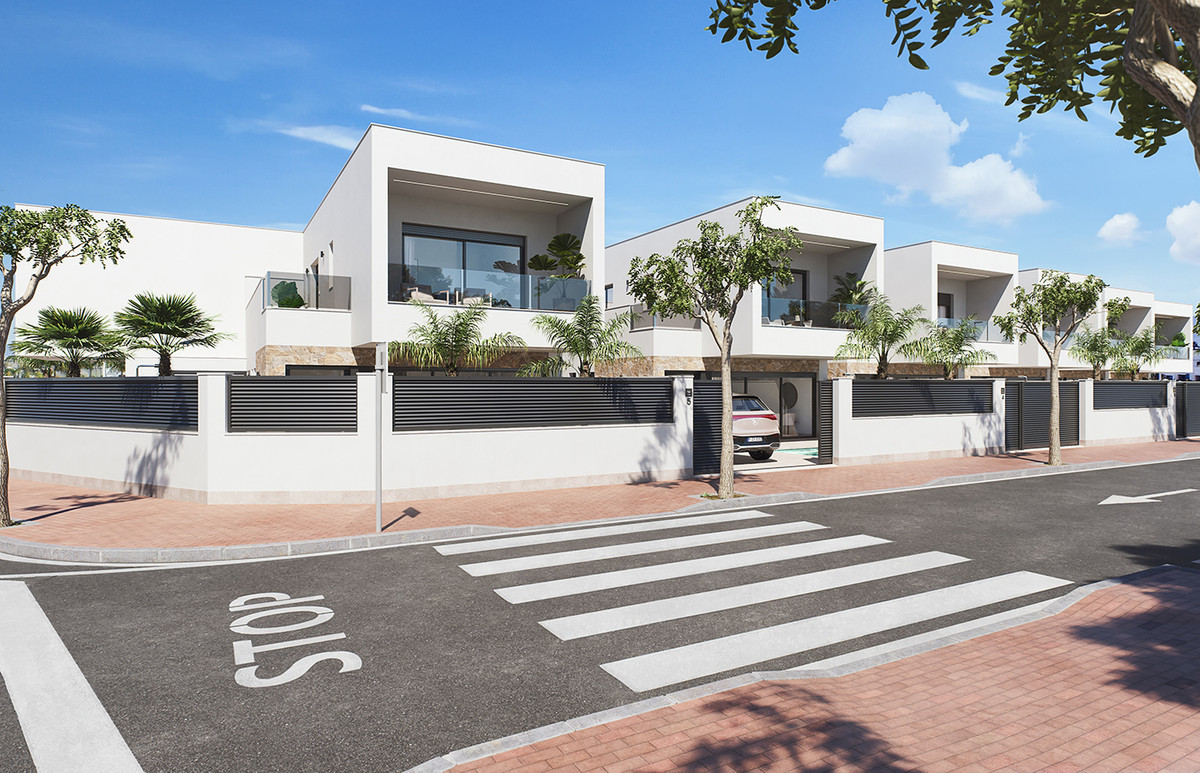 Villa de Lujo: Vive entre Dos Mares en San Pedro, Villa de lujo en San Pedro del Pinatar, Murcia. Diseño minimalista, 4 hab/4 baños, piscina y jardín. Vive entre dos mares, a 5 min del mar. Tu oasis costero.