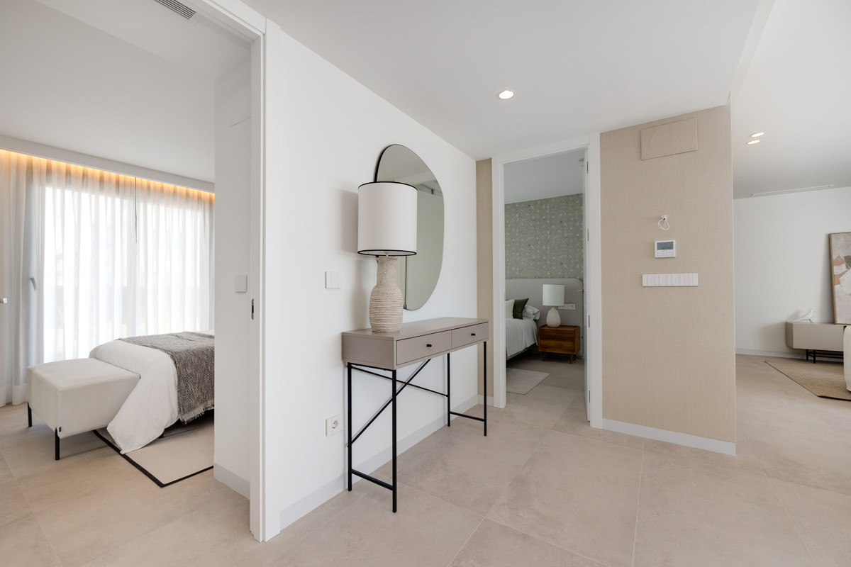 Tu Villa Soñada en Muchamiel: Lujo, Piscina y Solárium, Descubra su villa ideal en Muchamiel, Alicante. 3 dorm, 3 baños, piscina privada y solárium en la Costa Blanca. Disfrute del estilo de vida mediterráneo cerca d