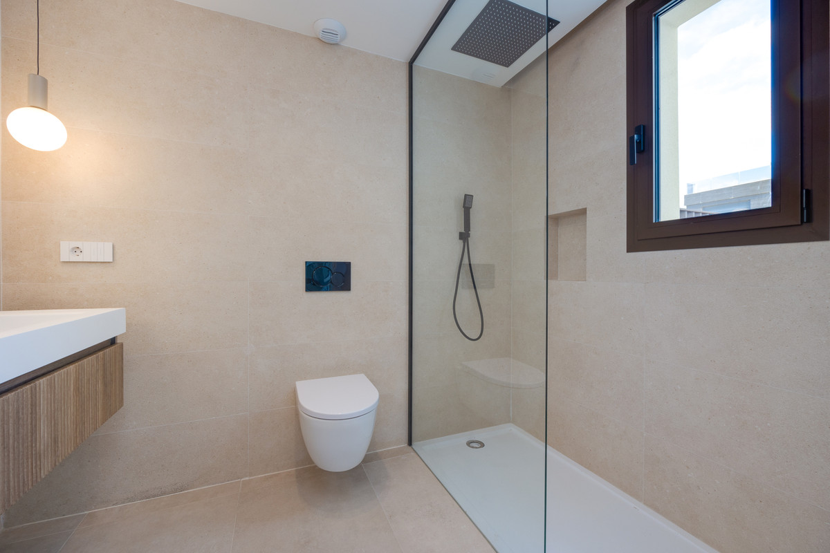 Tu Villa Soñada en Muchamiel: Lujo, Piscina y Solárium, Descubra su villa ideal en Muchamiel, Alicante. 3 dorm, 3 baños, piscina privada y solárium en la Costa Blanca. Disfrute del estilo de vida mediterráneo cerca d