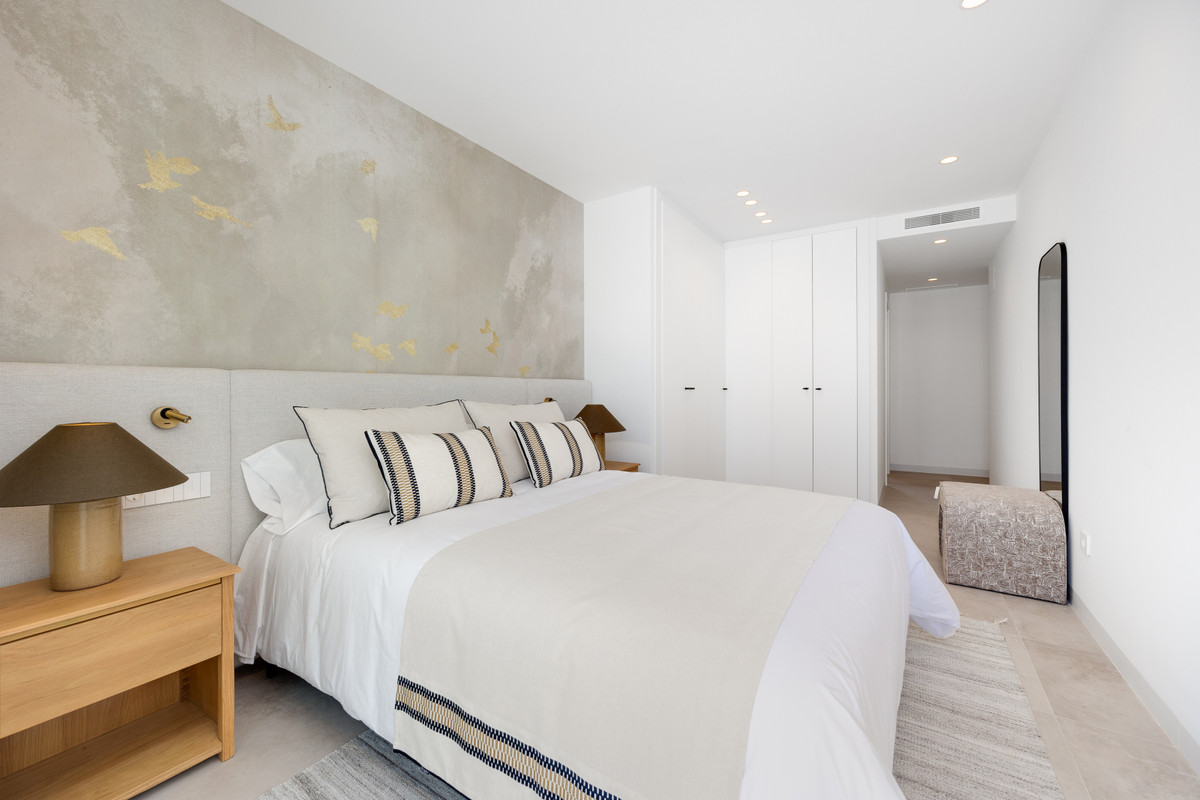 Tu Villa Soñada en Muchamiel: Lujo, Piscina y Solárium, Descubra su villa ideal en Muchamiel, Alicante. 3 dorm, 3 baños, piscina privada y solárium en la Costa Blanca. Disfrute del estilo de vida mediterráneo cerca d