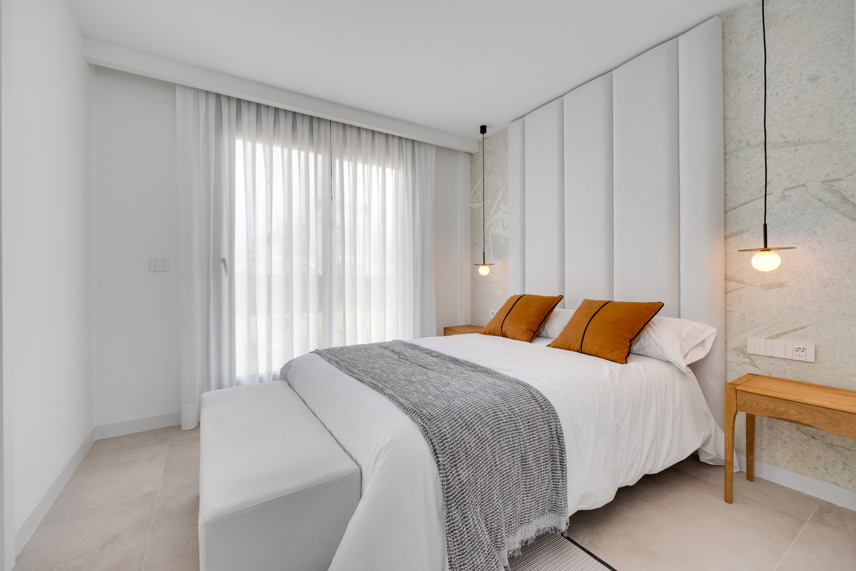 Tu Villa Soñada en Muchamiel: Lujo, Piscina y Solárium, Descubra su villa ideal en Muchamiel, Alicante. 3 dorm, 3 baños, piscina privada y solárium en la Costa Blanca. Disfrute del estilo de vida mediterráneo cerca d