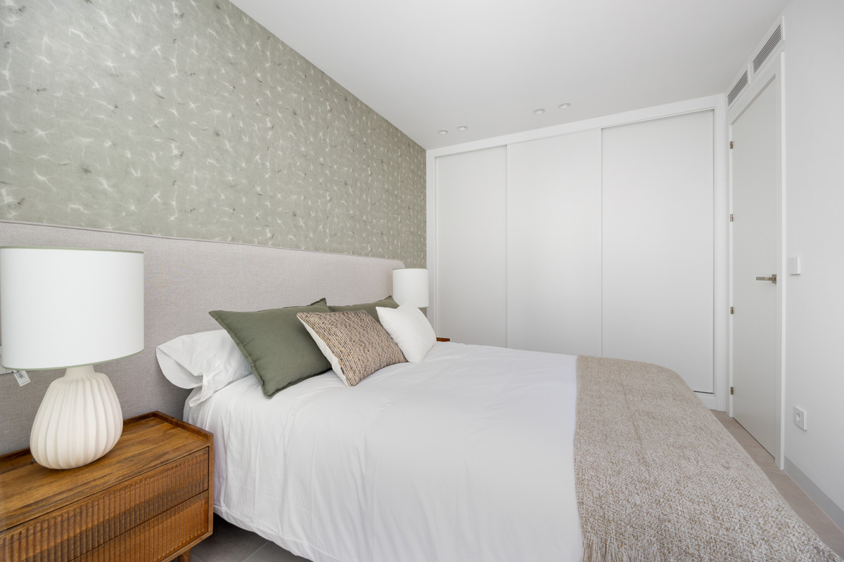 Tu Villa Soñada en Muchamiel: Lujo, Piscina y Solárium, Descubra su villa ideal en Muchamiel, Alicante. 3 dorm, 3 baños, piscina privada y solárium en la Costa Blanca. Disfrute del estilo de vida mediterráneo cerca d
