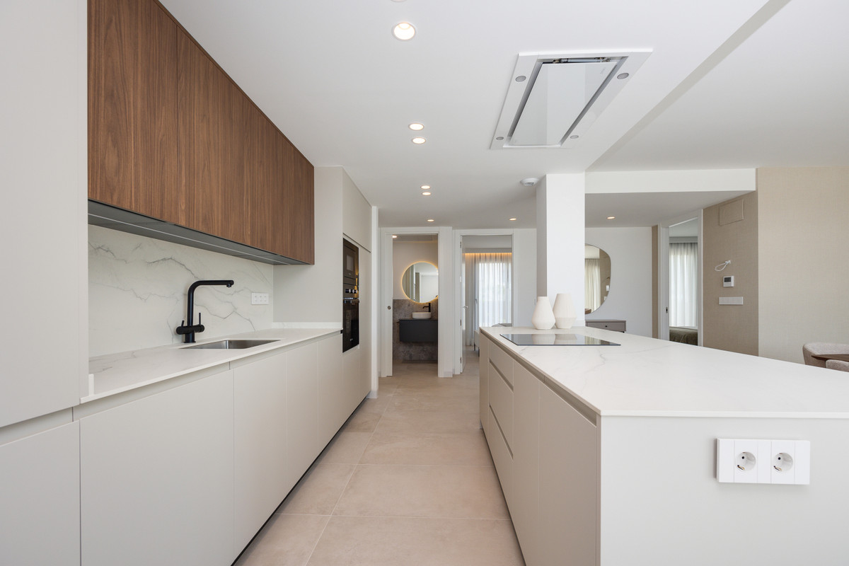 Tu Villa Soñada en Muchamiel: Lujo, Piscina y Solárium, Descubra su villa ideal en Muchamiel, Alicante. 3 dorm, 3 baños, piscina privada y solárium en la Costa Blanca. Disfrute del estilo de vida mediterráneo cerca d
