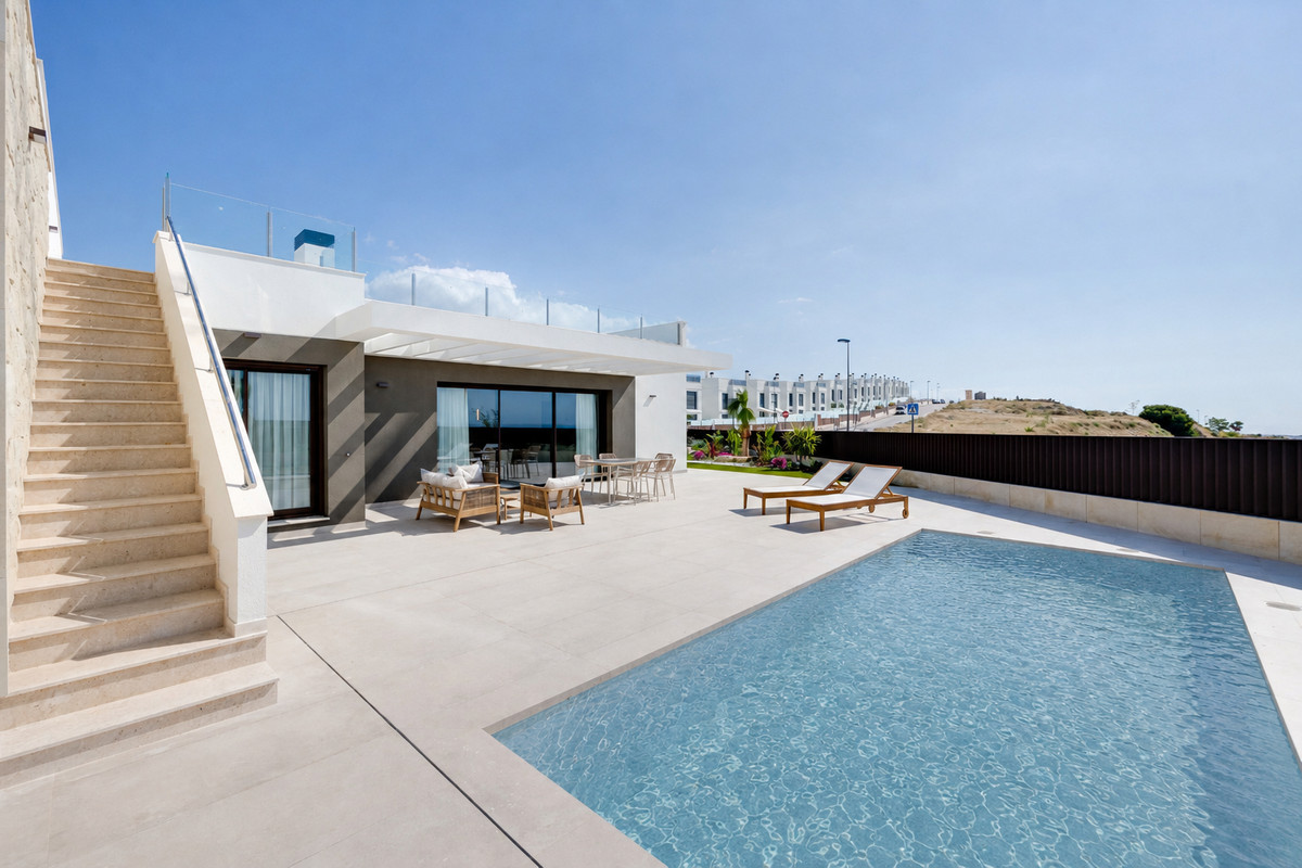Tu Villa Soñada en Muchamiel: Lujo, Piscina y Solárium, Descubra su villa ideal en Muchamiel, Alicante. 3 dorm, 3 baños, piscina privada y solárium en la Costa Blanca. Disfrute del estilo de vida mediterráneo cerca d