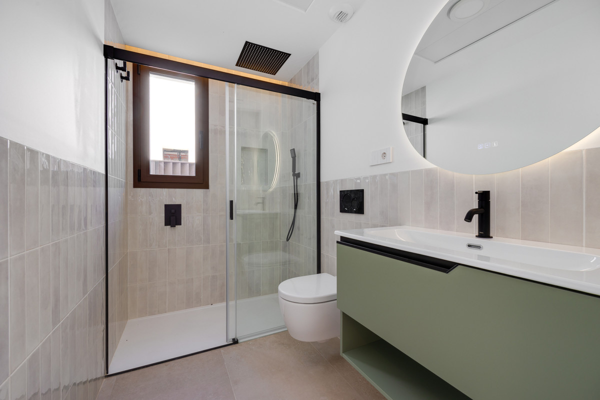 Tu Villa Soñada en Muchamiel: Lujo, Piscina y Solárium, Descubra su villa ideal en Muchamiel, Alicante. 3 dorm, 3 baños, piscina privada y solárium en la Costa Blanca. Disfrute del estilo de vida mediterráneo cerca d