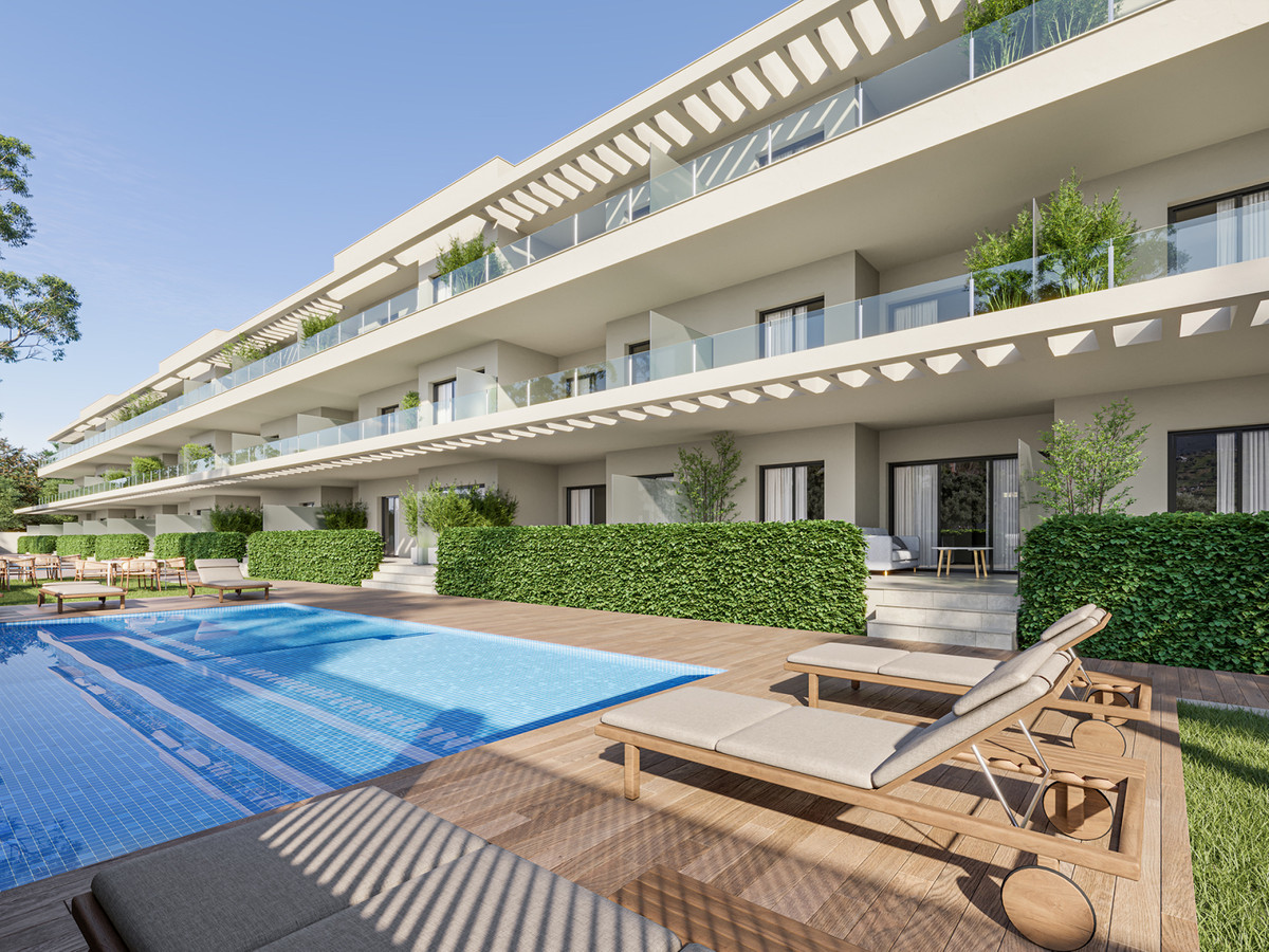 Los Alcázares: Tu Oasis de Lujo a 250m de la Playa, Apartamento exclusivo en Los Alcázares, Murcia. A 250m de la playa, con 2 dorm, 2 baños, piscina y vistas al mar. Vive el sueño mediterráneo por 339.000€.