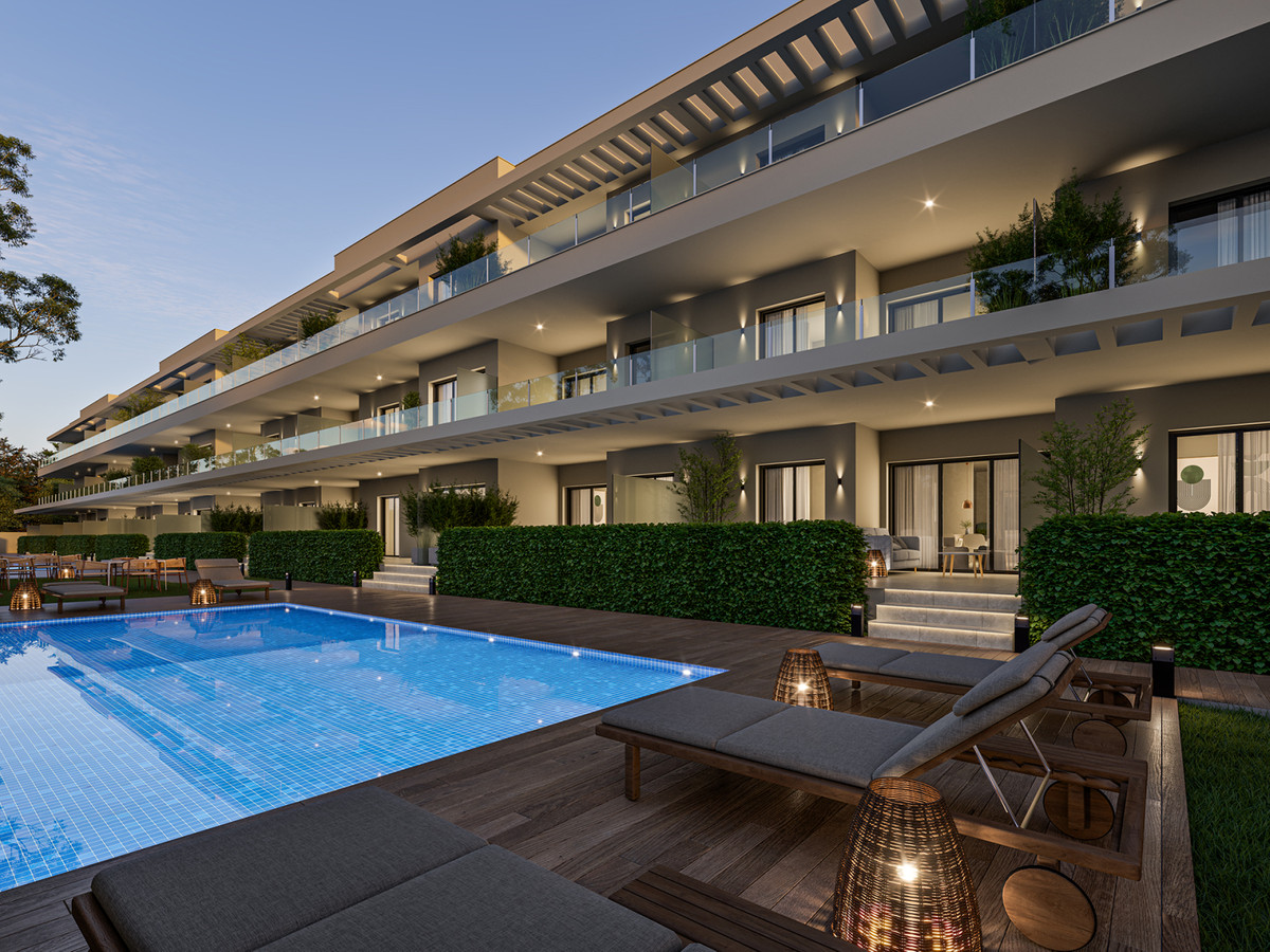 Vive el Mediterráneo: Lujo a 250m de la Playa, Apartamentos de lujo en Los Alcázares, Murcia. Urbanización privada a 250m de la playa Los Narejos. Con piscinas, parking y vistas. ¡Tu hogar en Costa Cálida!
