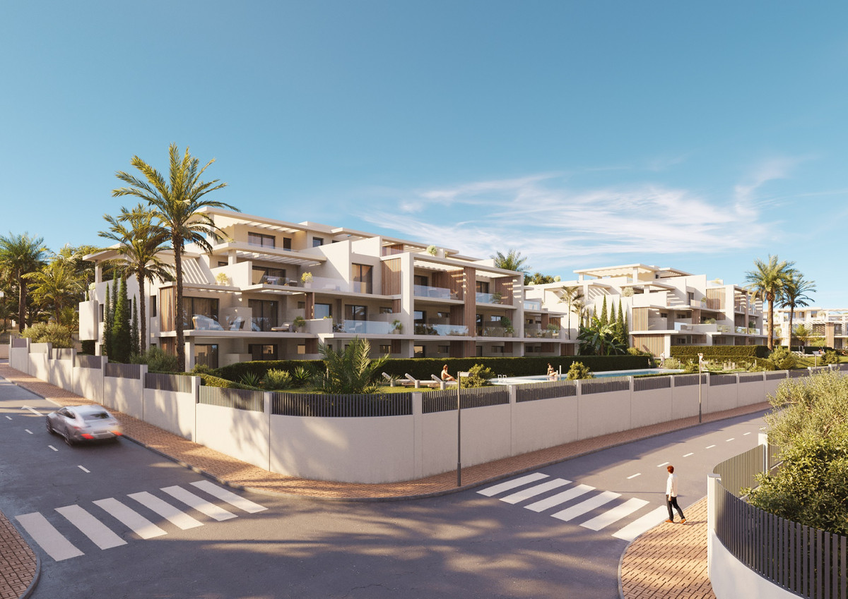 Estepona: Vistas al Mar y Lujo en Nueva Milla de Oro, Lujo costero en Estepona, Nueva Milla de Oro. 57 apartamentos exclusivos con vistas al Mediterráneo, servicios premium y complejo deportivo con spa. Tu vida de