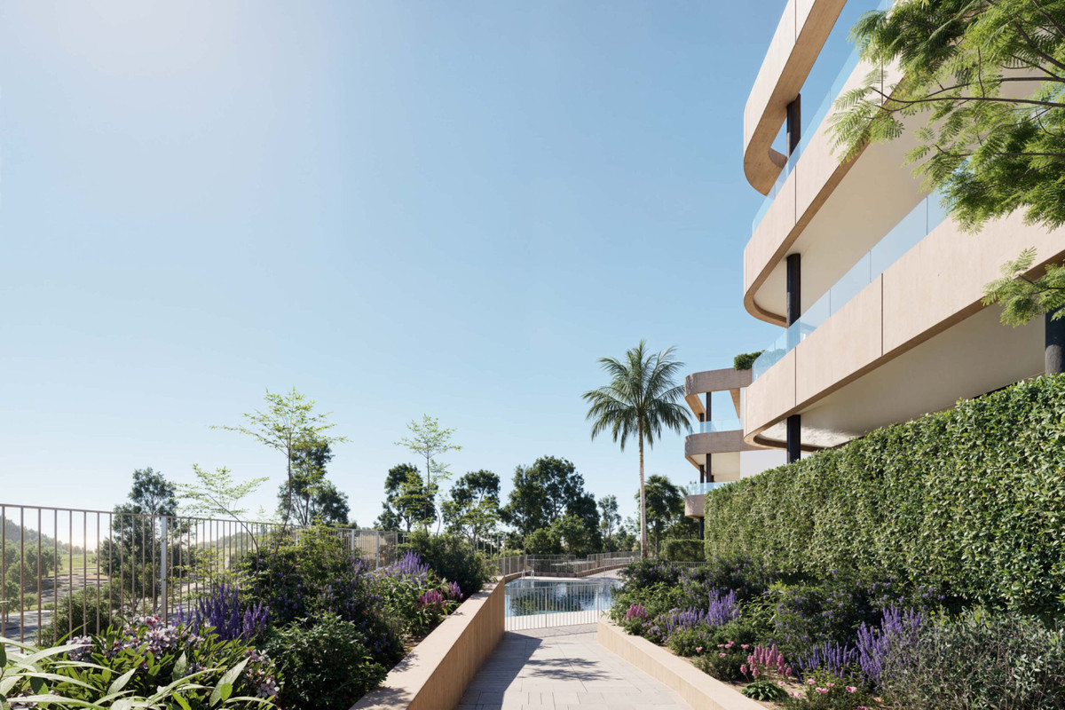 Estepona Golf: Tu Oasis de Lujo y Naturaleza, Apartamento de 3 dorm. en Estepona, Málaga, junto a campo de golf. Disfruta de vistas panorámicas, piscina, gimnasio y un estilo de vida mediterráneo exclusivo