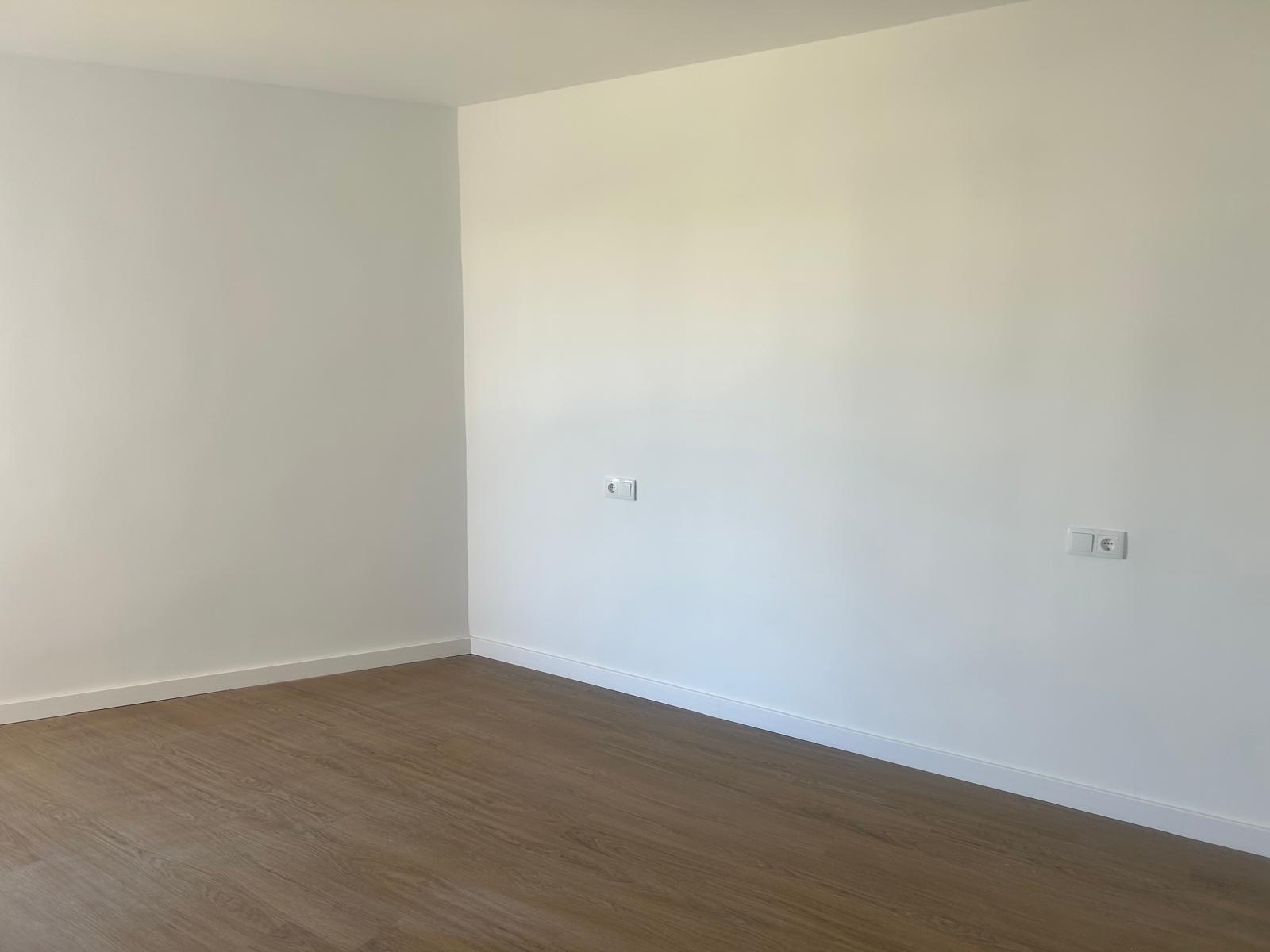 Apartamento Reformado, Vistas al Mar y Piscina en Orihuela Costa, Apartamento reformado de lujo en Zenia, Orihuela Costa. 3 hab, 2 baños, vistas al mar y a metros de la playa. Piscina, parking. ¡Tu inversión o vida costera de