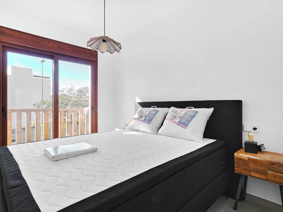 Exclusivo Apartamento Tailandés en Pilar de la Horadada. ¡Alquiler Larga Duración!, Descubra este apartamento de lujo de nueva construcción en Pilar de la Horadada. 2 dorm, 2 baños, terraza, solárium. Amueblado, parking. ¡Desde 1000€/mes! Dispo