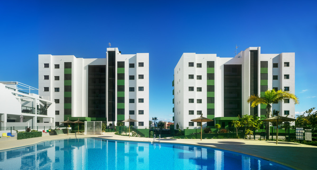 Mil Palmeras: Tu Oasis Mediterráneo a Pasos del Mar, Vive el lujo en Mil Palmeras, Costa Blanca. Exclusivos apartamentos a 600m de la playa. Disfruta de piscinas, jardines y seguridad. 2/3 dorm. desde 269.000€. ¡T