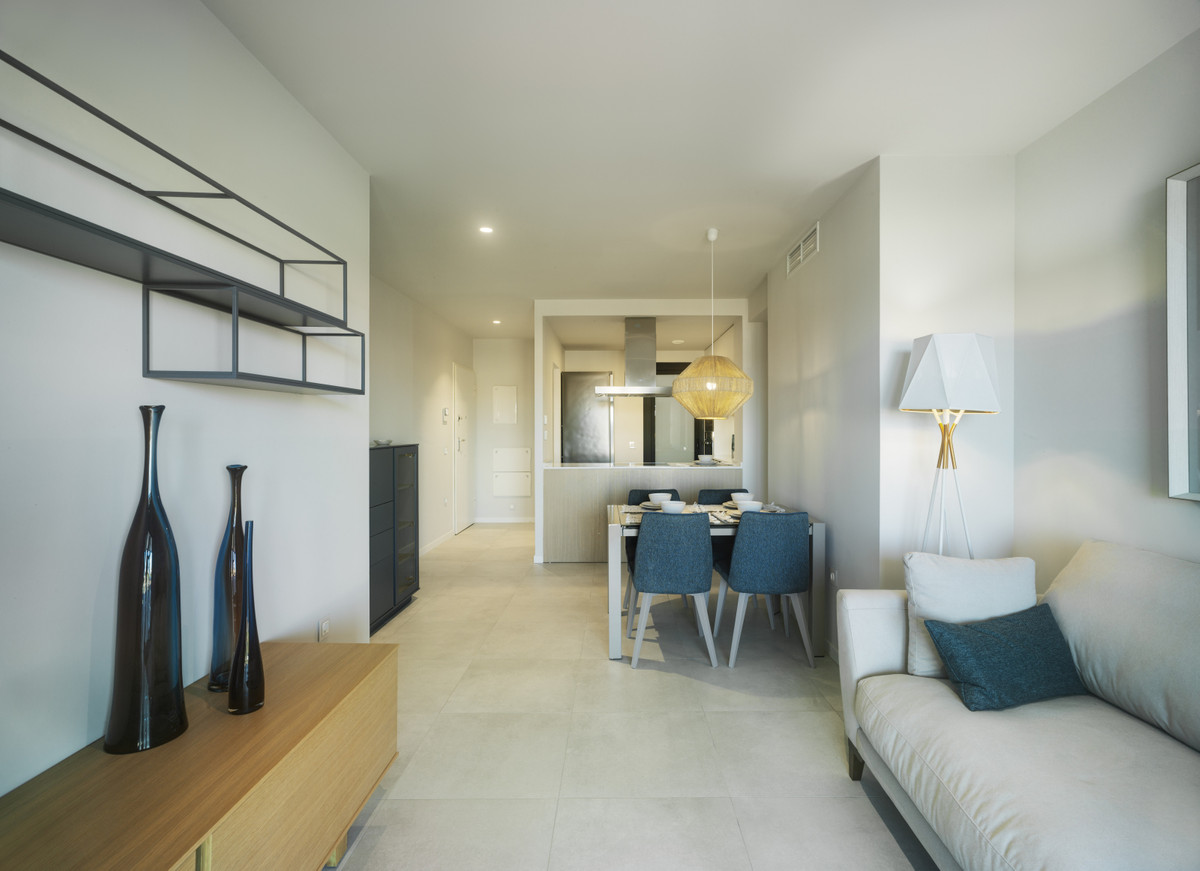 Mil Palmeras: Tu Oasis Mediterráneo a Pasos del Mar, Vive el lujo en Mil Palmeras, Costa Blanca. Exclusivos apartamentos a 600m de la playa. Disfruta de piscinas, jardines y seguridad. 2/3 dorm. desde 269.000€. ¡T