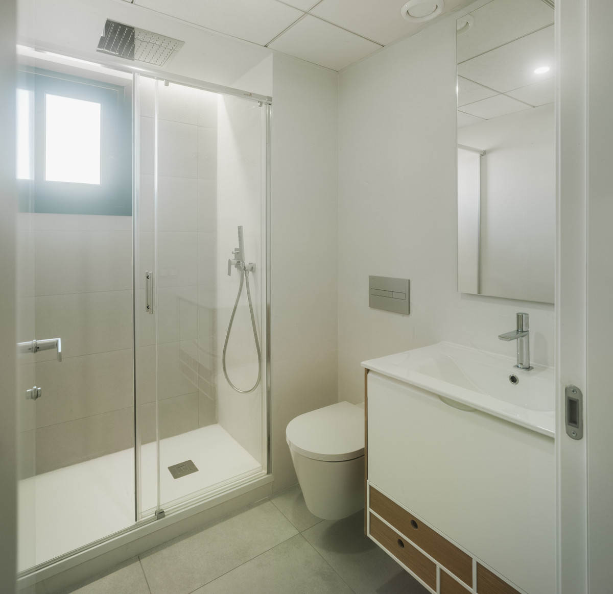 Mil Palmeras: Tu Oasis Mediterráneo a Pasos del Mar, Vive el lujo en Mil Palmeras, Costa Blanca. Exclusivos apartamentos a 600m de la playa. Disfruta de piscinas, jardines y seguridad. 2/3 dorm. desde 269.000€. ¡T