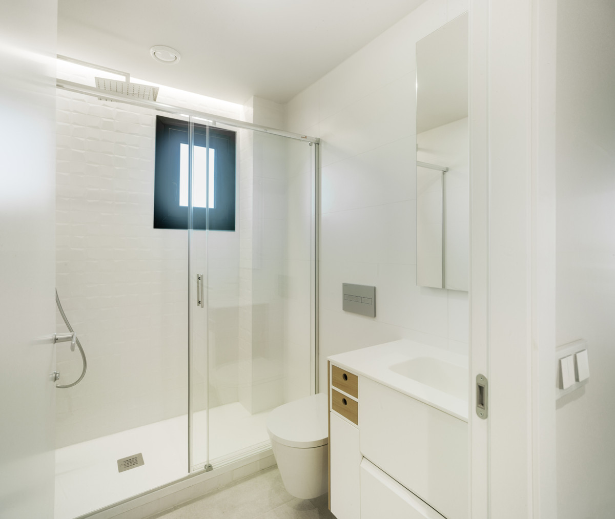 Mil Palmeras: Tu Oasis Mediterráneo a Pasos del Mar, Vive el lujo en Mil Palmeras, Costa Blanca. Exclusivos apartamentos a 600m de la playa. Disfruta de piscinas, jardines y seguridad. 2/3 dorm. desde 269.000€. ¡T