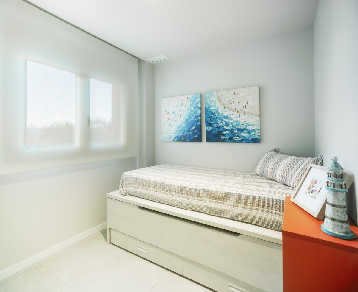 Mil Palmeras: Tu Oasis Mediterráneo a Pasos del Mar, Vive el lujo en Mil Palmeras, Costa Blanca. Exclusivos apartamentos a 600m de la playa. Disfruta de piscinas, jardines y seguridad. 2/3 dorm. desde 269.000€. ¡T