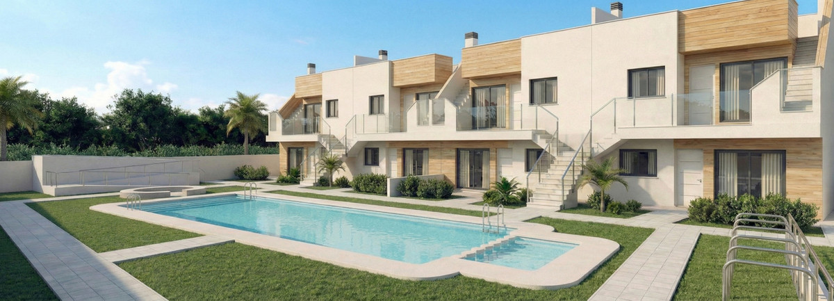 San Javier: Tu Villa Dúplex con Solárium y Piscina, Villas dúplex de lujo en San Javier, Costa Cálida. 2-3 dorm, 2 baños, piscina y solárium privado. Cerca de playas y golf. ¡Su hogar desde 272.900€!