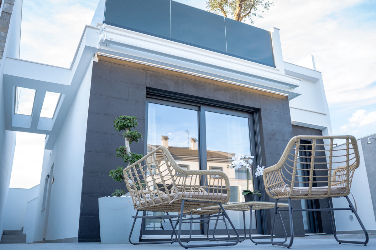 San Javier: Tu Villa Dúplex con Solárium y Piscina, Villas dúplex de lujo en San Javier, Costa Cálida. 2-3 dorm, 2 baños, piscina y solárium privado. Cerca de playas y golf. ¡Su hogar desde 272.900€!
