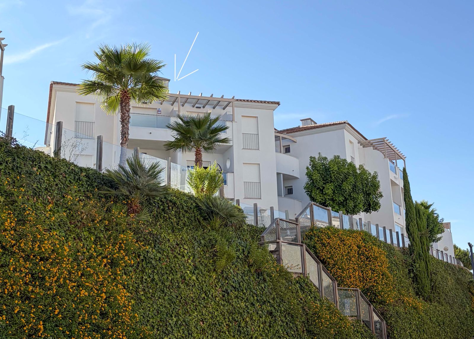 Ático Exclusivo en Manilva: Vistas al Mar, Lujo y Rentabilidad, Ático de lujo en Manilva con vistas frontales al mar. 3 dorm., terraza privada. Ideal inversión o residencia vacacional en Costa del Sol. ¡Con Licencia Turístic