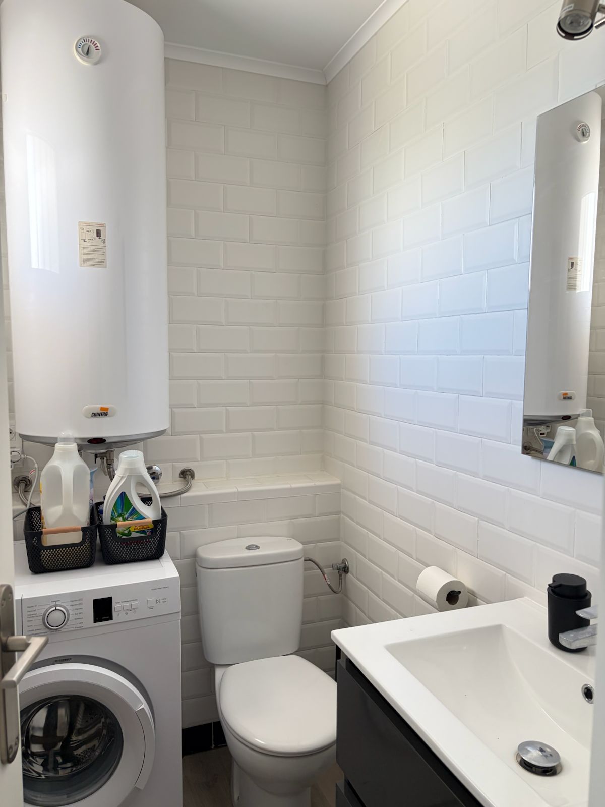 Ático Exclusivo en Manilva: Vistas al Mar, Lujo y Rentabilidad, Ático de lujo en Manilva con vistas frontales al mar. 3 dorm., terraza privada. Ideal inversión o residencia vacacional en Costa del Sol. ¡Con Licencia Turístic