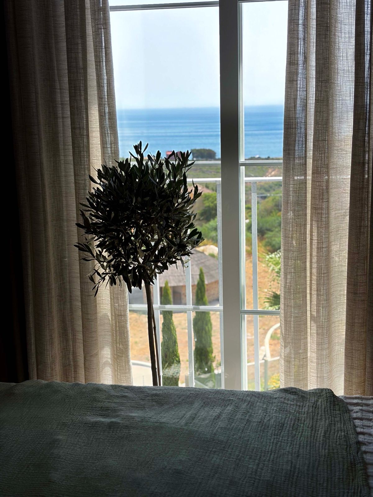 Ático Exclusivo en Manilva: Vistas al Mar, Lujo y Rentabilidad, Ático de lujo en Manilva con vistas frontales al mar. 3 dorm., terraza privada. Ideal inversión o residencia vacacional en Costa del Sol. ¡Con Licencia Turístic