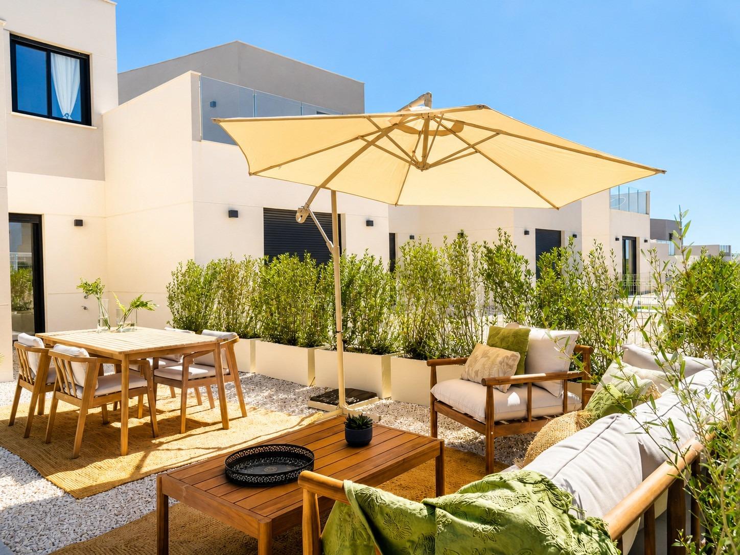 Vive el Lujo Mediterráneo en Altaona Golf, Murcia, Adosados y villas de nueva construcción en Altaona Golf, Murcia. Vive la vida mediterránea con seguridad, naturaleza y piscina. ¡Tu hogar o inversión ideal en C