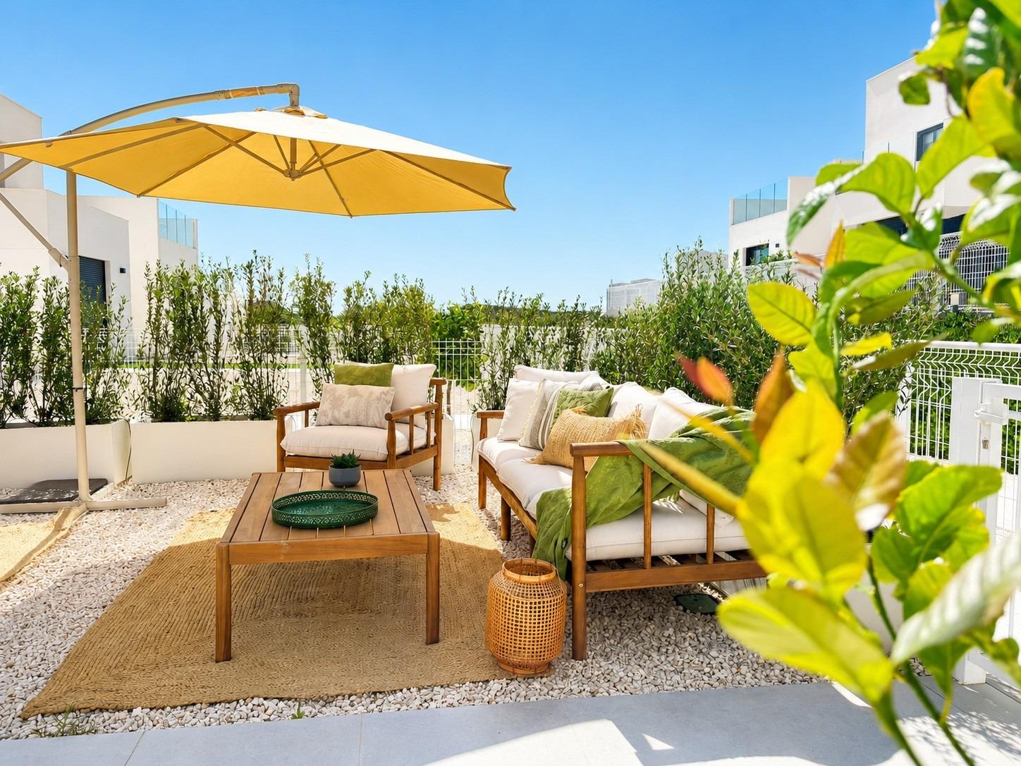Vive el Lujo Mediterráneo en Altaona Golf, Murcia, Adosados y villas de nueva construcción en Altaona Golf, Murcia. Vive la vida mediterránea con seguridad, naturaleza y piscina. ¡Tu hogar o inversión ideal en C