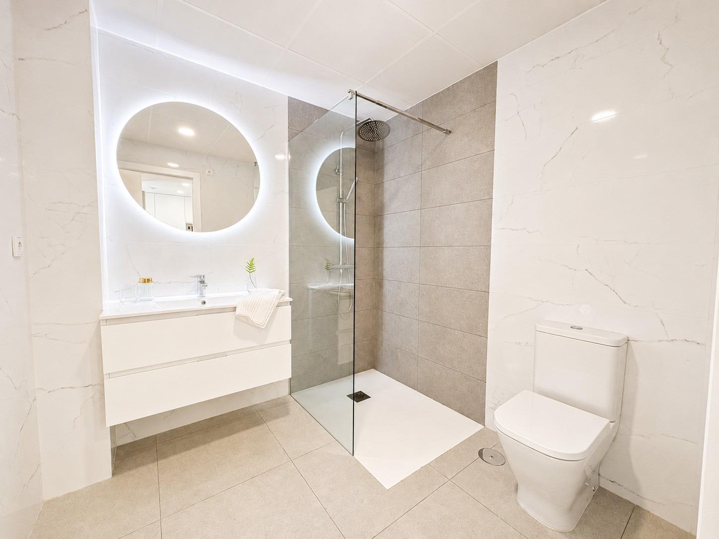 Vive el Lujo Mediterráneo en Altaona Golf, Murcia, Adosados y villas de nueva construcción en Altaona Golf, Murcia. Vive la vida mediterránea con seguridad, naturaleza y piscina. ¡Tu hogar o inversión ideal en C