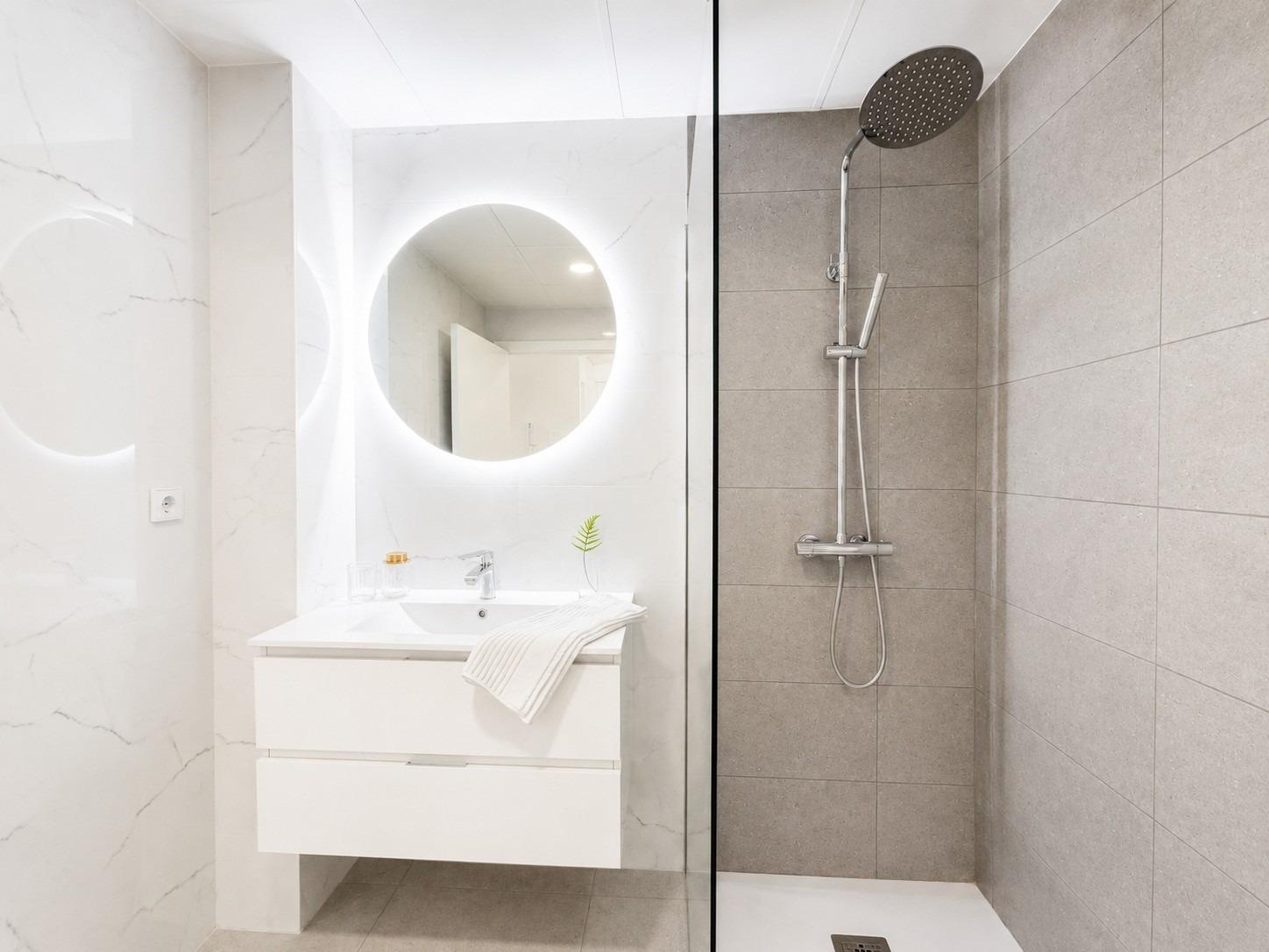 Vive el Lujo Mediterráneo en Altaona Golf, Murcia, Adosados y villas de nueva construcción en Altaona Golf, Murcia. Vive la vida mediterránea con seguridad, naturaleza y piscina. ¡Tu hogar o inversión ideal en C
