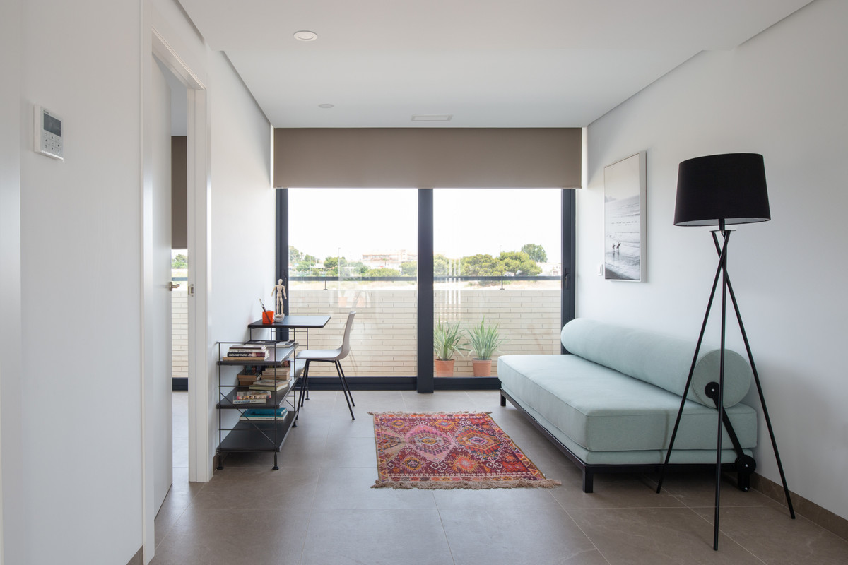 Exclusiva Villa en Orihuela: Lujo y Vida Mediterránea, Descubra su villa de lujo en Orihuela Costa, Alicante. A 200m de playas, golf y servicios. 4 dorm, piscina. Viva el sueño mediterráneo en Costa Blanca con el me