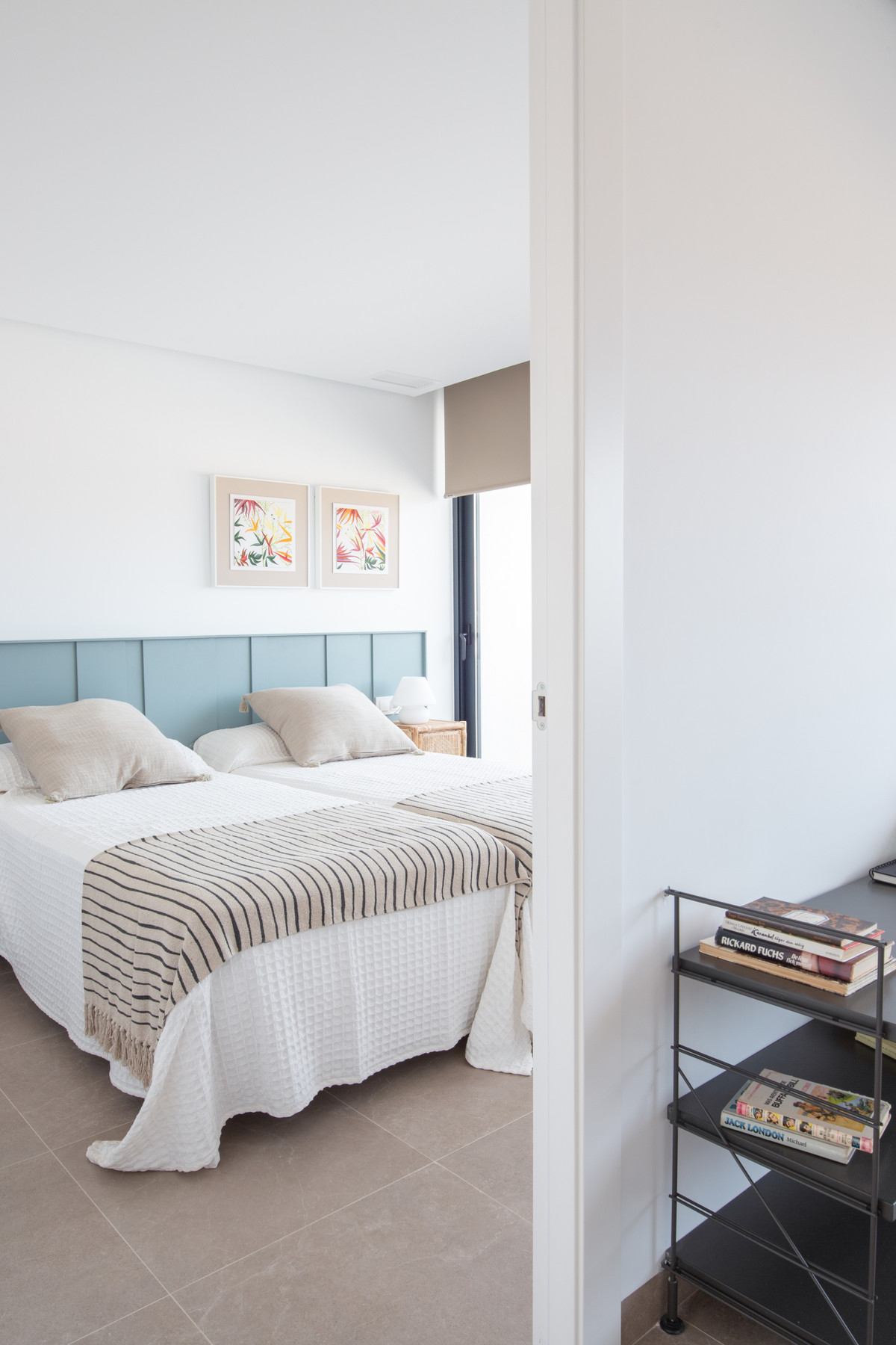 Exclusiva Villa en Orihuela: Lujo y Vida Mediterránea, Descubra su villa de lujo en Orihuela Costa, Alicante. A 200m de playas, golf y servicios. 4 dorm, piscina. Viva el sueño mediterráneo en Costa Blanca con el me