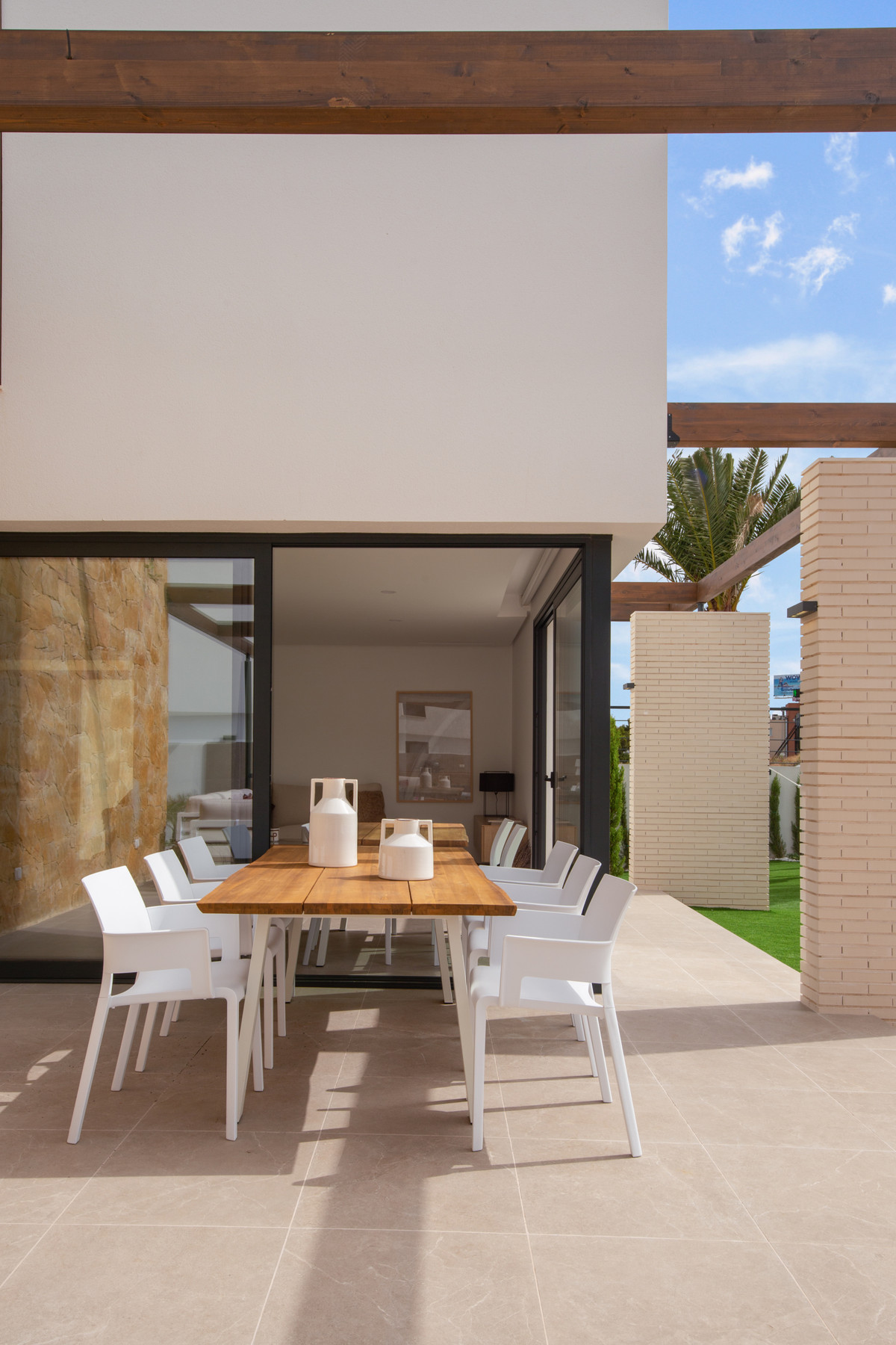Exclusiva Villa en Orihuela: Lujo y Vida Mediterránea, Descubra su villa de lujo en Orihuela Costa, Alicante. A 200m de playas, golf y servicios. 4 dorm, piscina. Viva el sueño mediterráneo en Costa Blanca con el me