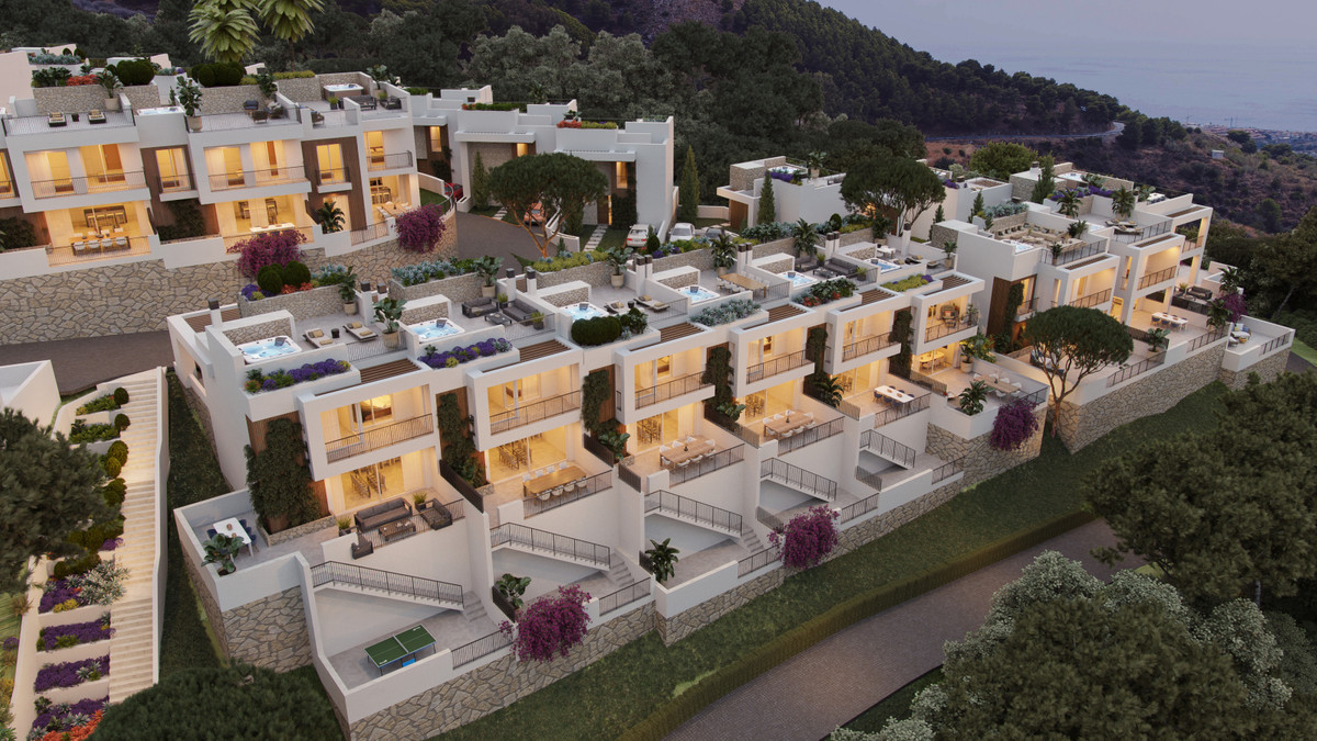 Mijas: Villas Boutique con Vistas Panorámicas al Mar, Descubre 32 villas de lujo en Buenavista, Mijas. Vistas panorámicas al mar, 3-4 dormitorios en-suite, terrazas amplias y rooftop con jacuzzi. Vive el lujo en la