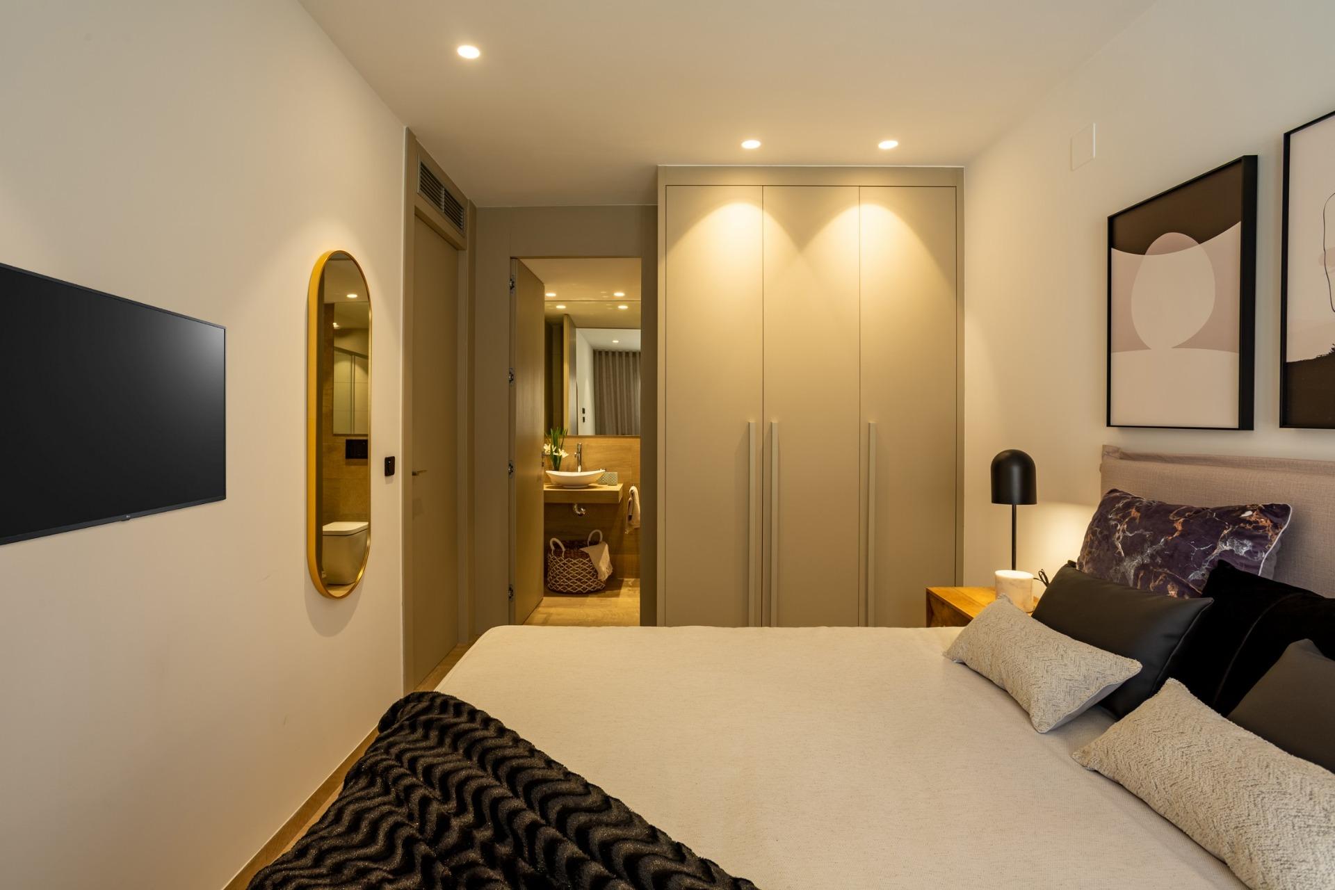 Lujo y Golf en La Finca, Algorfa: Tu Hogar en Alicante, Descubre 4 bungalows de lujo en La Finca Golf, Algorfa, Costa Blanca. Diseño moderno, 3 dorm., 2 baños, piscina y golf. Cerca de playas y aeropuerto. ¡Tu vida d