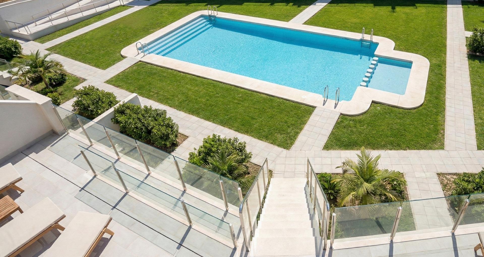 Modernos apartamentos y áticos con solárium en San Javier, cerca del Mar Menor