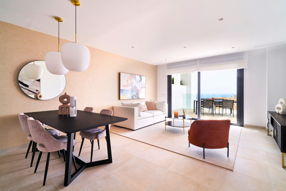 Lujo Exclusivo con Vistas al Mar en El Higuerón, Descubre apartamentos de lujo en El Higuerón, Fuengirola. Vistas al mar, piscina, gimnasio y coworking. A 500m del mar y tren. ¡Tu vida en la Costa del Sol!