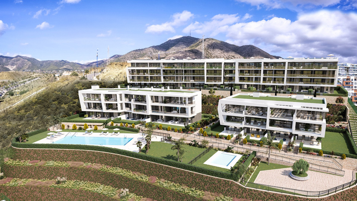 Lujo Exclusivo con Vistas al Mar en El Higuerón, Descubre apartamentos de lujo en El Higuerón, Fuengirola. Vistas al mar, piscina, gimnasio y coworking. A 500m del mar y tren. ¡Tu vida en la Costa del Sol!