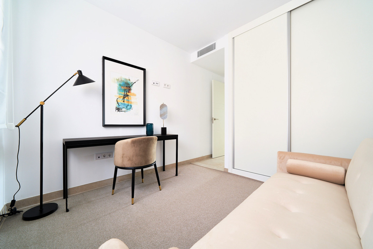 Lujo Exclusivo con Vistas al Mar en El Higuerón, Descubre apartamentos de lujo en El Higuerón, Fuengirola. Vistas al mar, piscina, gimnasio y coworking. A 500m del mar y tren. ¡Tu vida en la Costa del Sol!