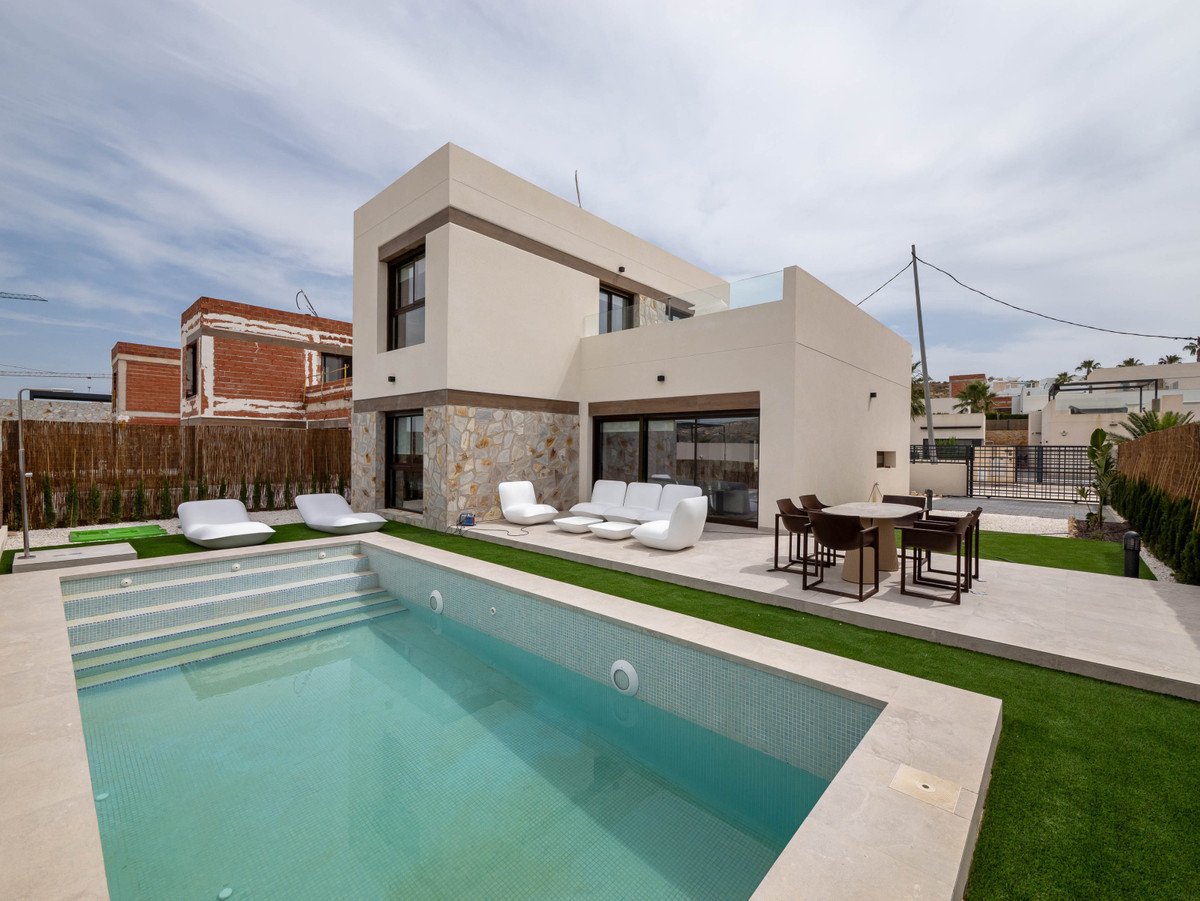 Villa Algorfa: 3 habitaciones, 2 baños