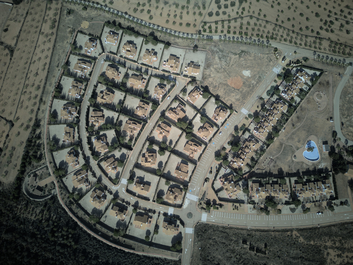 Chalet en Fuente Álamo: ¡Tu hogar ideal!