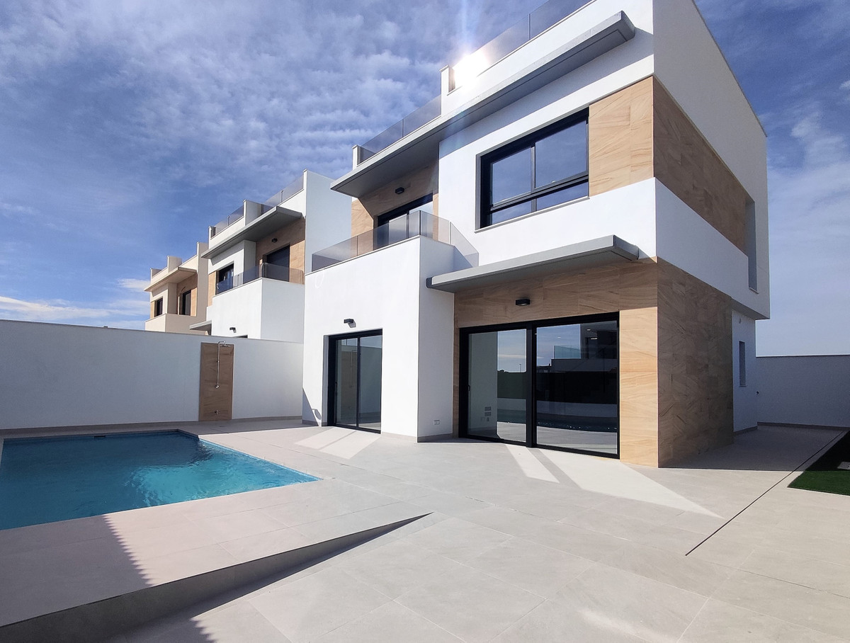 Villa en Benijófar: 3 habitaciones, 3 baños