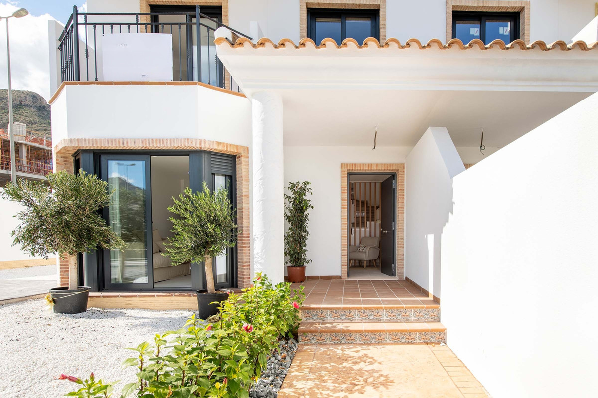 Villa en venta en Cox, Alicante.