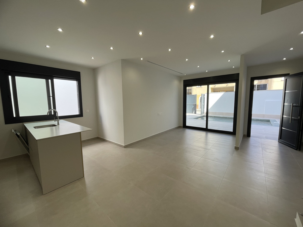 Villa en venta en Almoradi