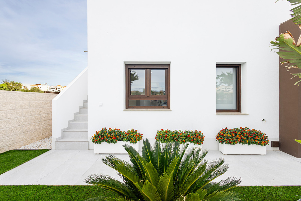 Villa en venta en Orihuela