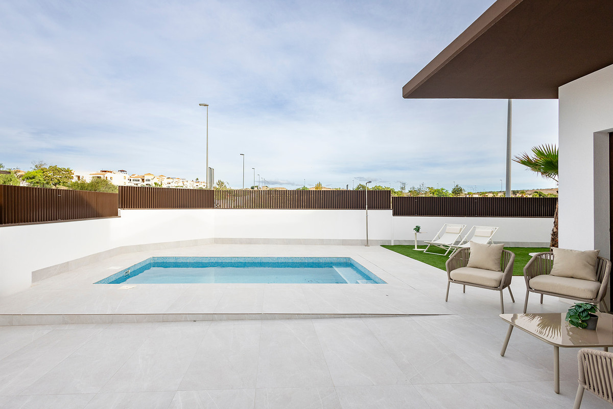 Villa en venta en Orihuela