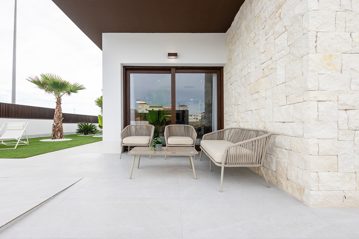 Villa en venta en Orihuela