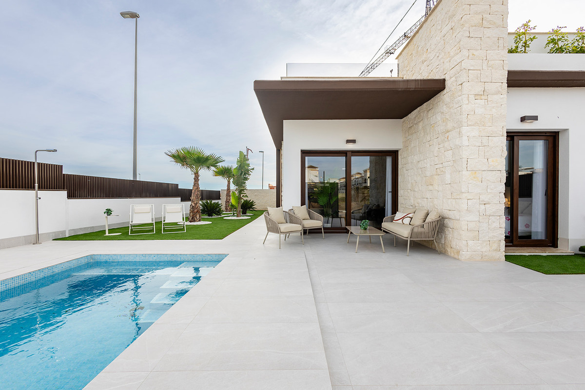 Villa en venta en Orihuela