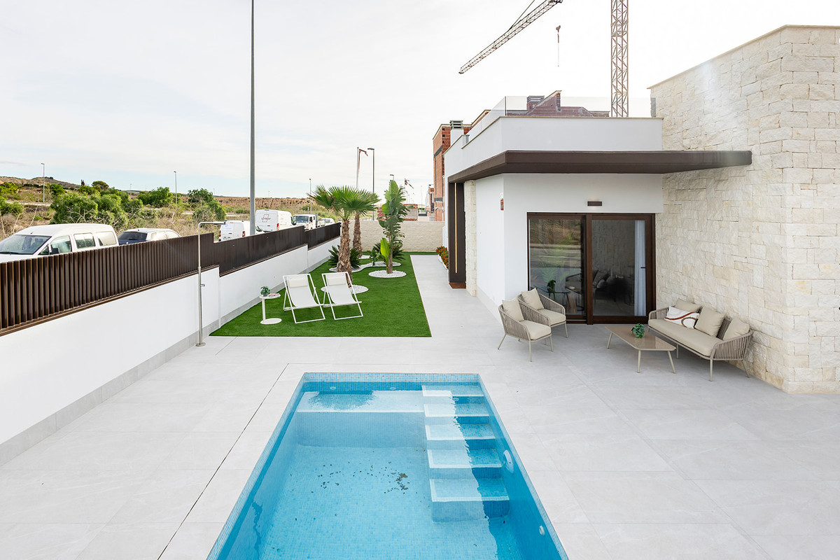 Villa en venta en Orihuela