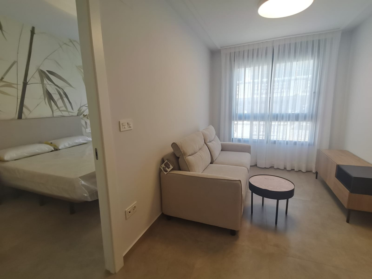 Tu oasis costero en Torrevieja: ¡Listo para vivir!