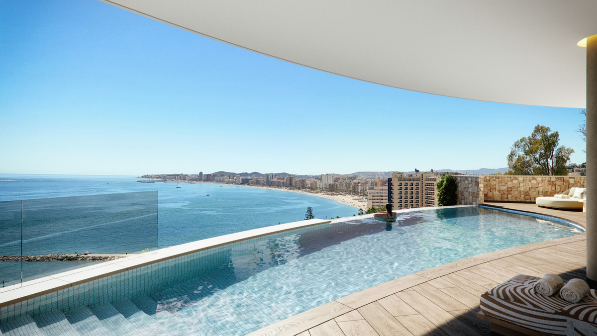 Lujo mediterráneo: Su hogar en Fuengirola